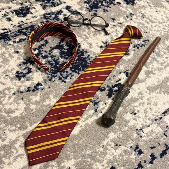 Harry Potter Gryffindor Set - Picture 1 of 3